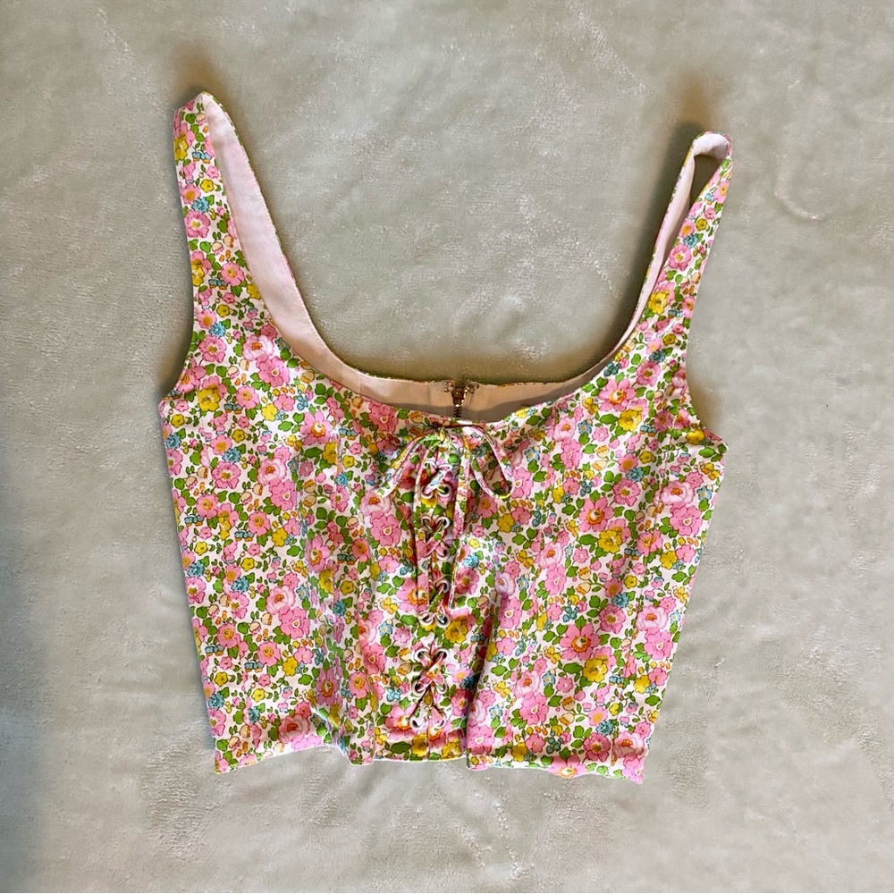 With Jean Victoria corset in Pansies, size small 🌿